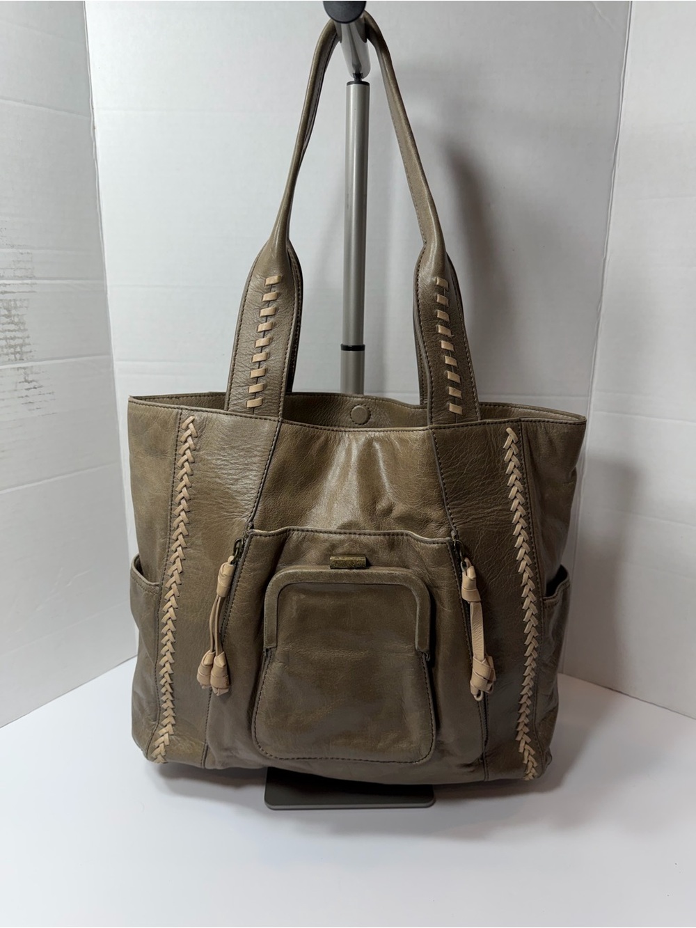 MUXO CAMILLA ALVES Women’s stone gray Leather Tote Bag with Front Pocket